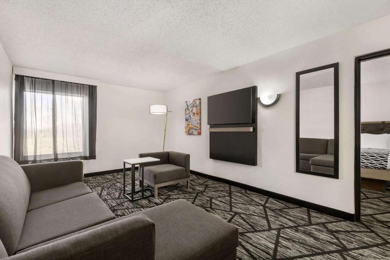 La Quinta By Wyndham Cleveland Airport West Hotel North Olmsted Exterior foto